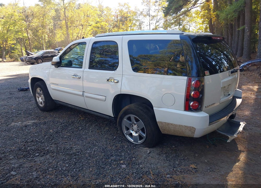 2007 GMC YUKON VIN: 1GKFK63877J374929