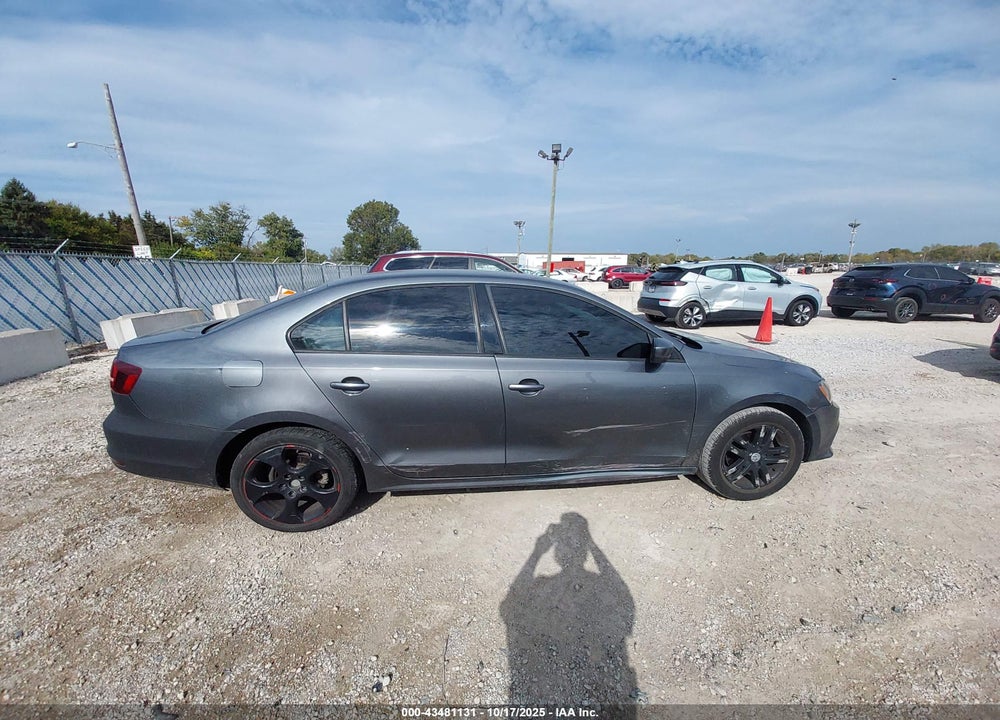 2018 VOLKSWAGEN JETTA VIN: 3VW2B7AJ3JM257295