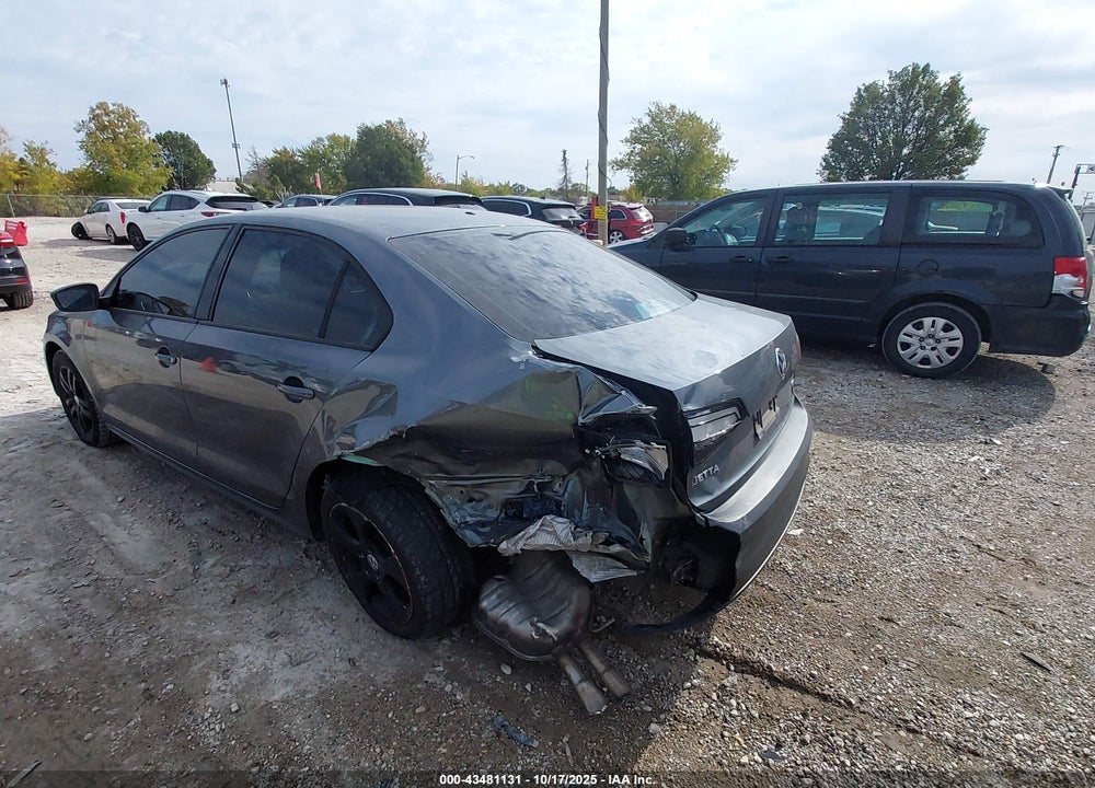 2018 VOLKSWAGEN JETTA VIN: 3VW2B7AJ3JM257295