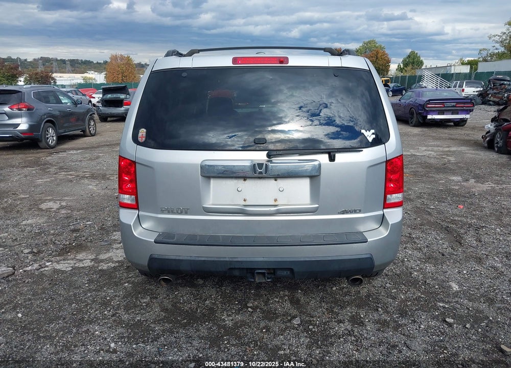 2011 HONDA PILOT VIN: 5FNYF4H50BB042987