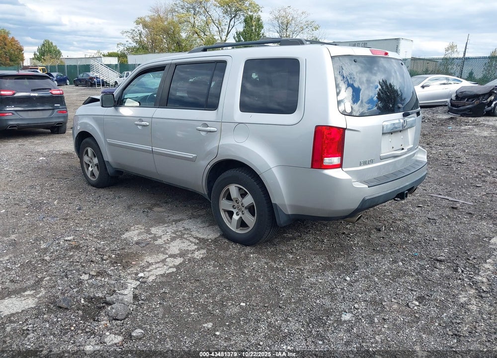 2011 HONDA PILOT VIN: 5FNYF4H50BB042987