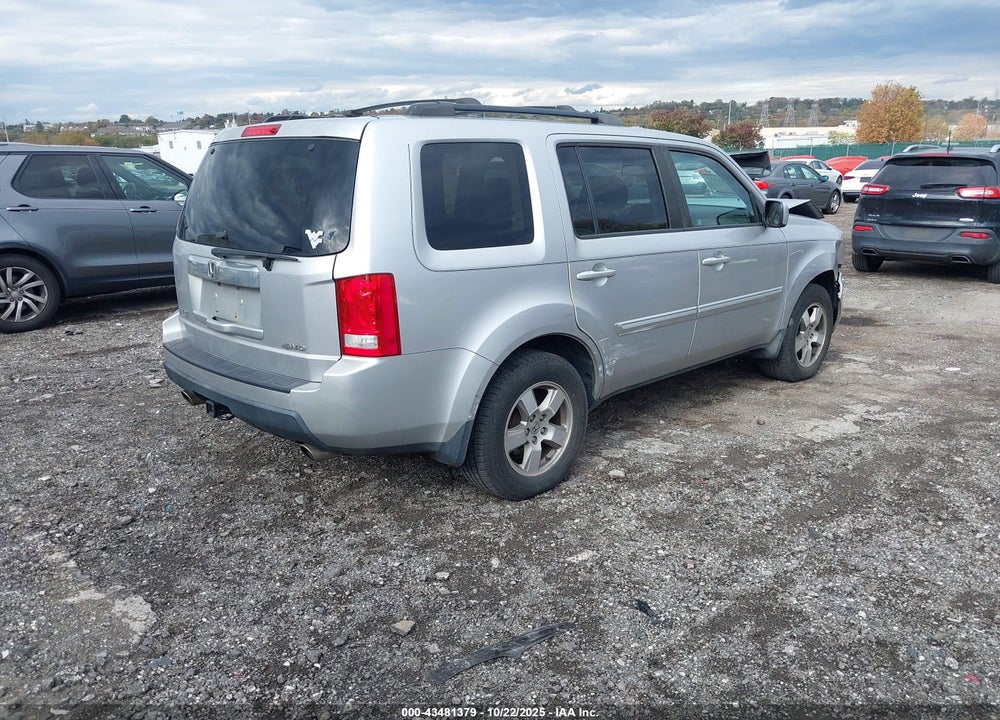 2011 HONDA PILOT VIN: 5FNYF4H50BB042987