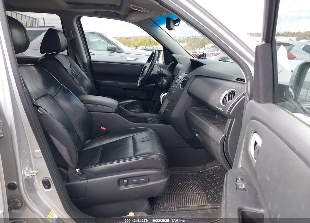 2011 HONDA PILOT VIN: 5FNYF4H50BB042987