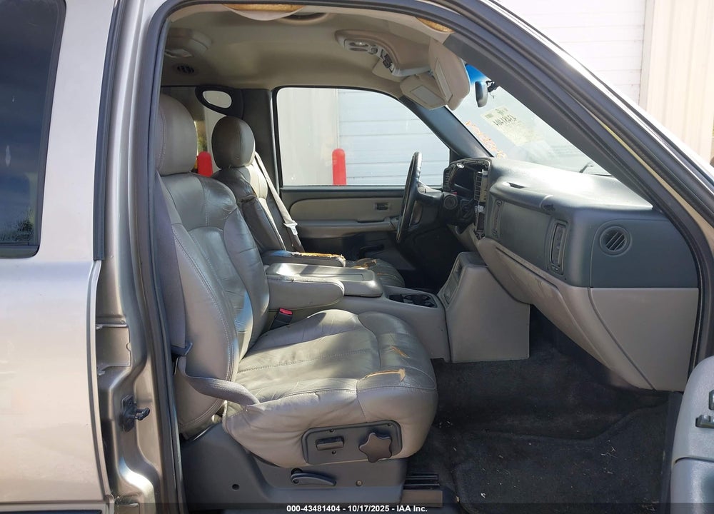 2002 CHEVROLET TAHOE VIN: 1GNEC13Z32R192596