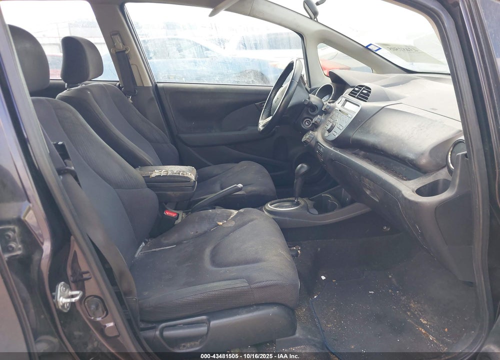 2013 HONDA FIT SPORT VIN: JHMGE8H50DC044114