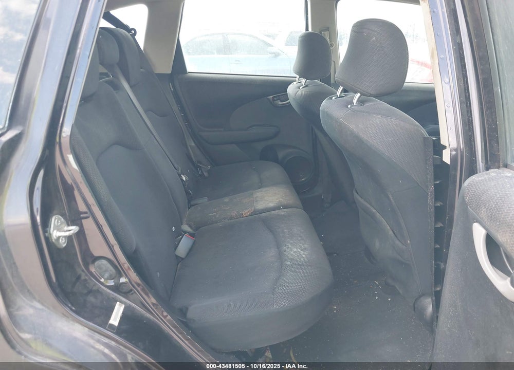 2013 HONDA FIT SPORT VIN: JHMGE8H50DC044114