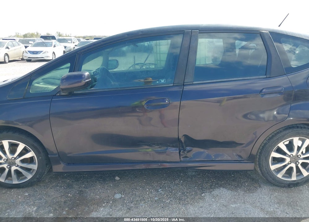2013 HONDA FIT SPORT VIN: JHMGE8H50DC044114