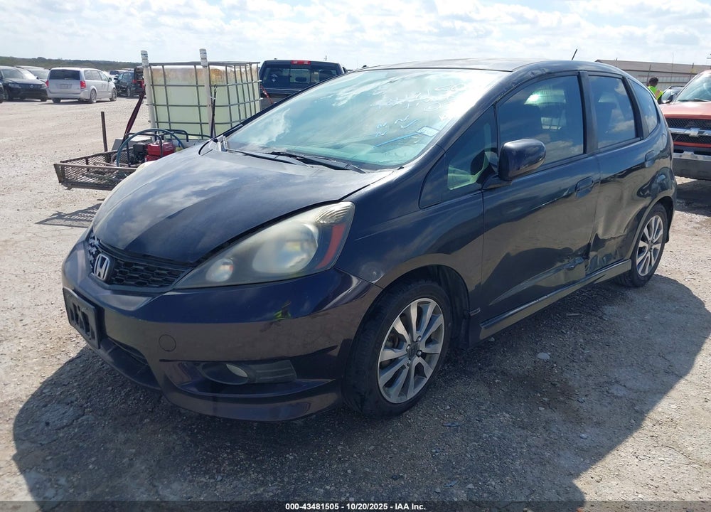 2013 HONDA FIT SPORT VIN: JHMGE8H50DC044114