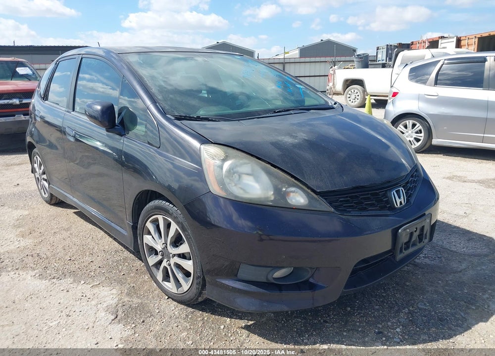 2013 HONDA FIT SPORT VIN: JHMGE8H50DC044114