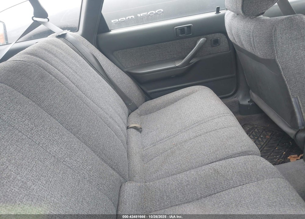 1990 TOYOTA CAMRY DLX VIN: JT2VV21W0L0112333