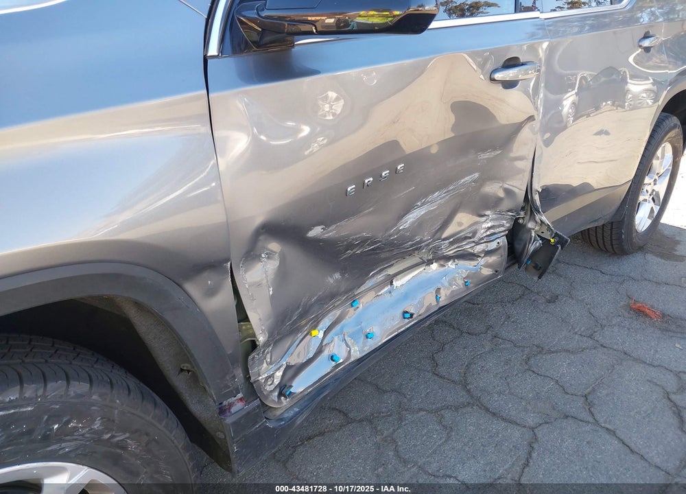 2021 CHEVROLET TRAVERSE FWD LS VIN: 1GNERFKW4MJ109388