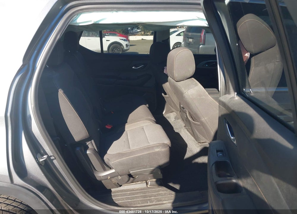 2021 CHEVROLET TRAVERSE FWD LS VIN: 1GNERFKW4MJ109388