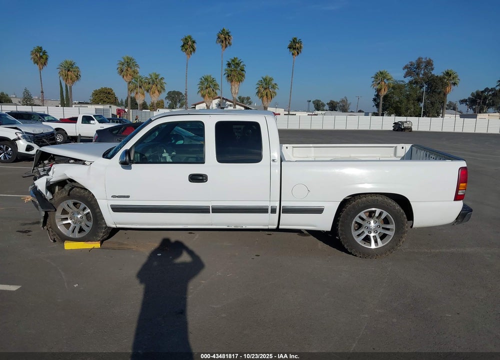 2001 CHEVROLET SILVERADO 1500 LS VIN: 2GCEC19T411402920
