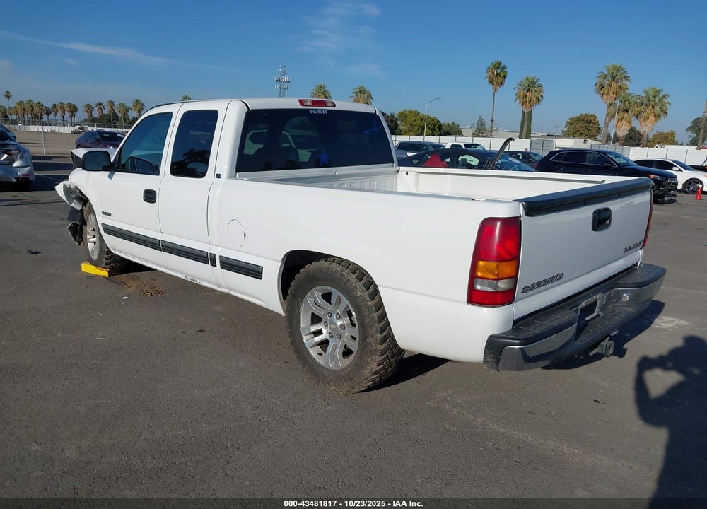 2001 CHEVROLET SILVERADO 1500 LS VIN: 2GCEC19T411402920