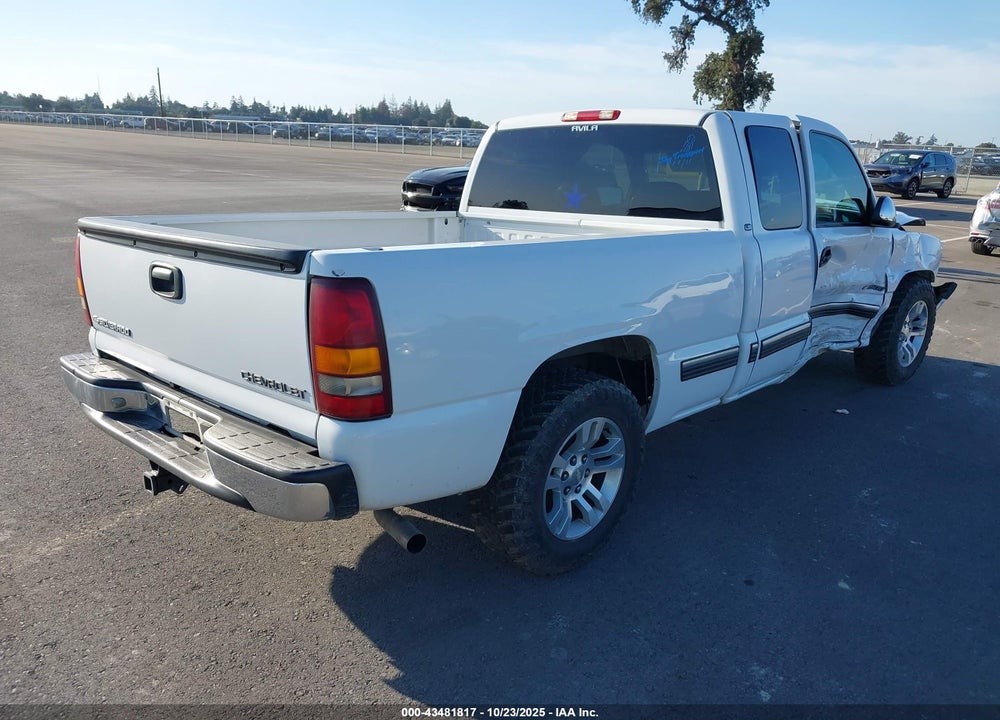 2001 CHEVROLET SILVERADO 1500 LS VIN: 2GCEC19T411402920