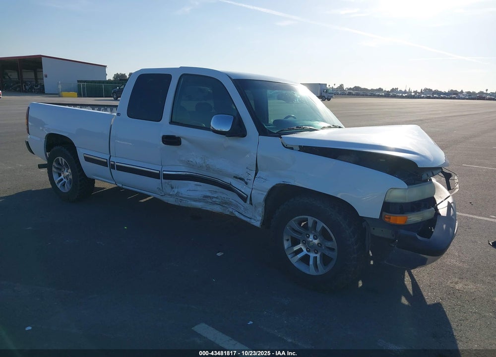 2001 CHEVROLET SILVERADO 1500 LS VIN: 2GCEC19T411402920