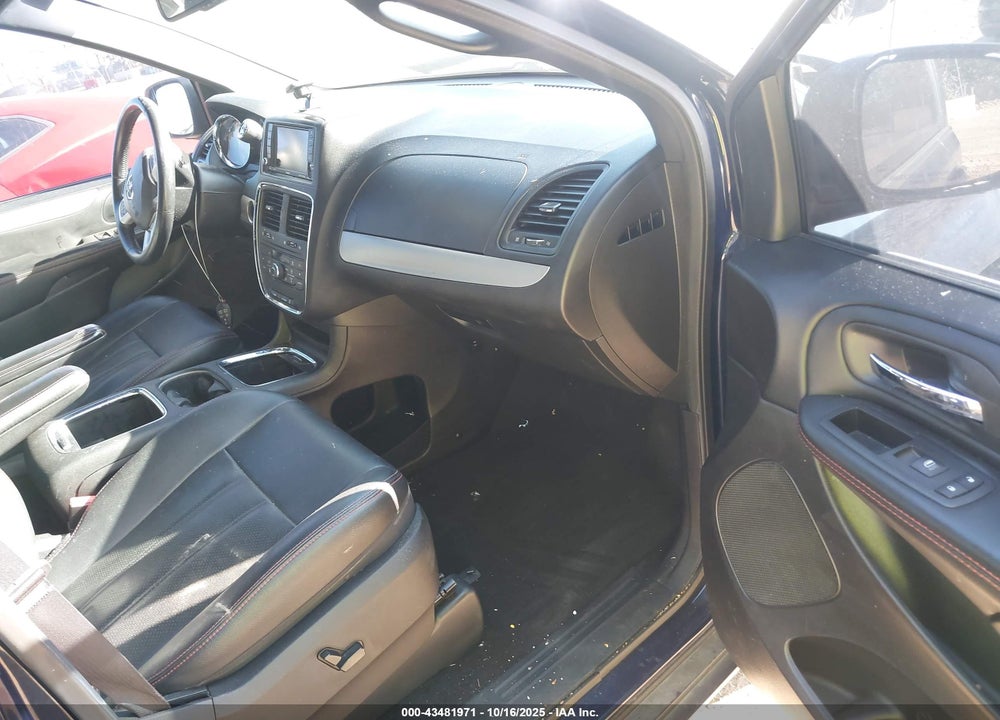 2016 DODGE GRAND CARAVAN R/T VIN: 2C4RDGEGXGR140793
