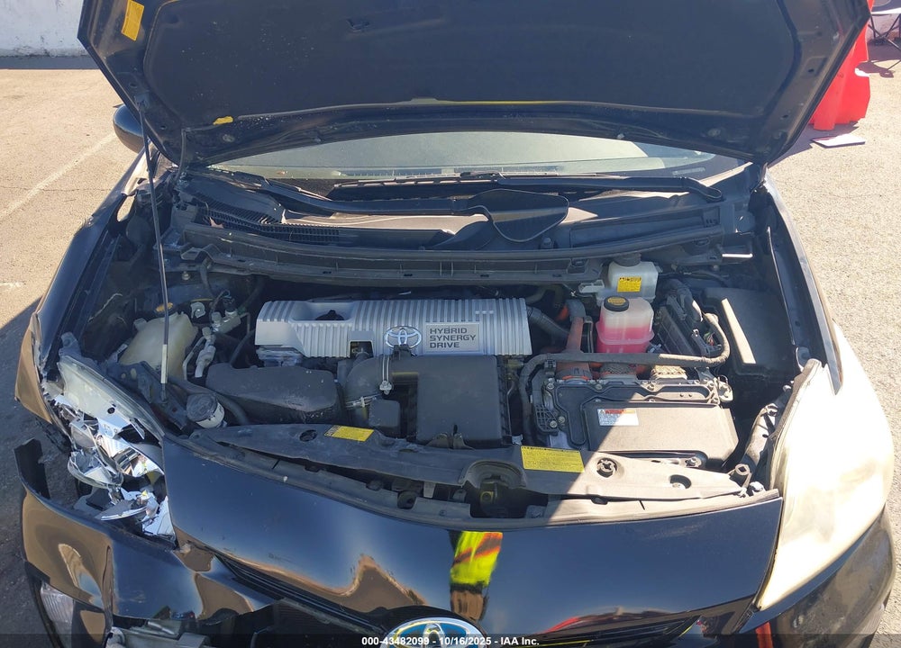 2013 TOYOTA PRIUS TWO VIN: JTDKN3DU2D5608541