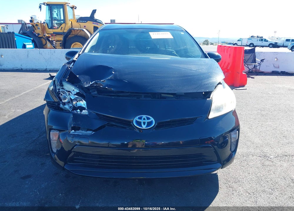 2013 TOYOTA PRIUS TWO VIN: JTDKN3DU2D5608541