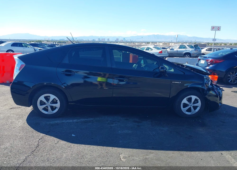 2013 TOYOTA PRIUS TWO VIN: JTDKN3DU2D5608541