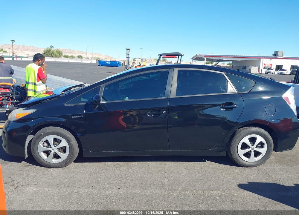 2013 TOYOTA PRIUS TWO VIN: JTDKN3DU2D5608541