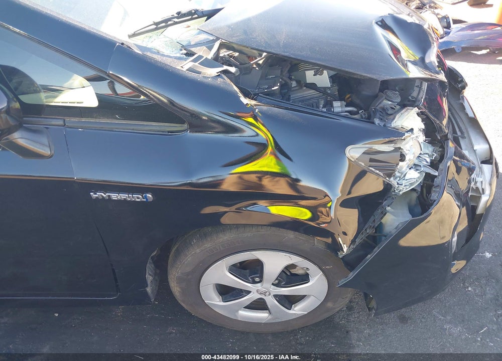2013 TOYOTA PRIUS TWO VIN: JTDKN3DU2D5608541