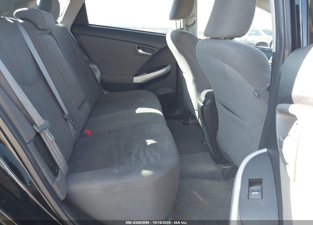 2013 TOYOTA PRIUS TWO VIN: JTDKN3DU2D5608541