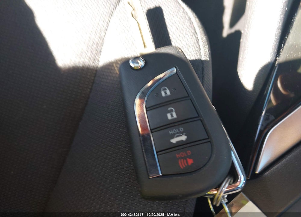 2025 TOYOTA COROLLA LE VIN: 5YFB4MDE1SP337764