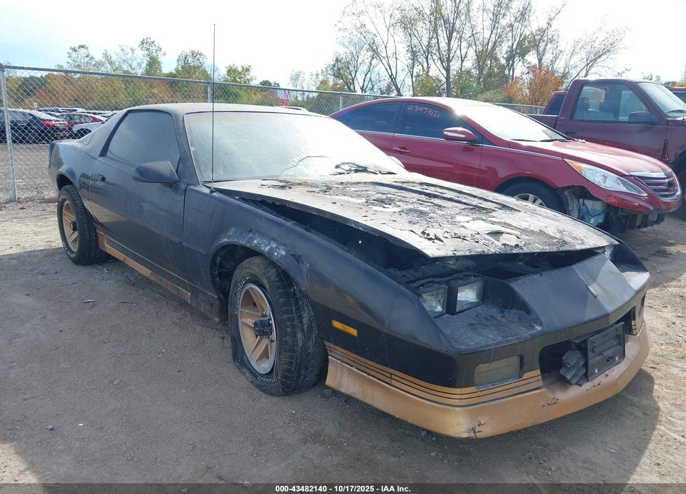 1985 CHEVROLET CAMARO VIN: 1G1FP87F1FN110056