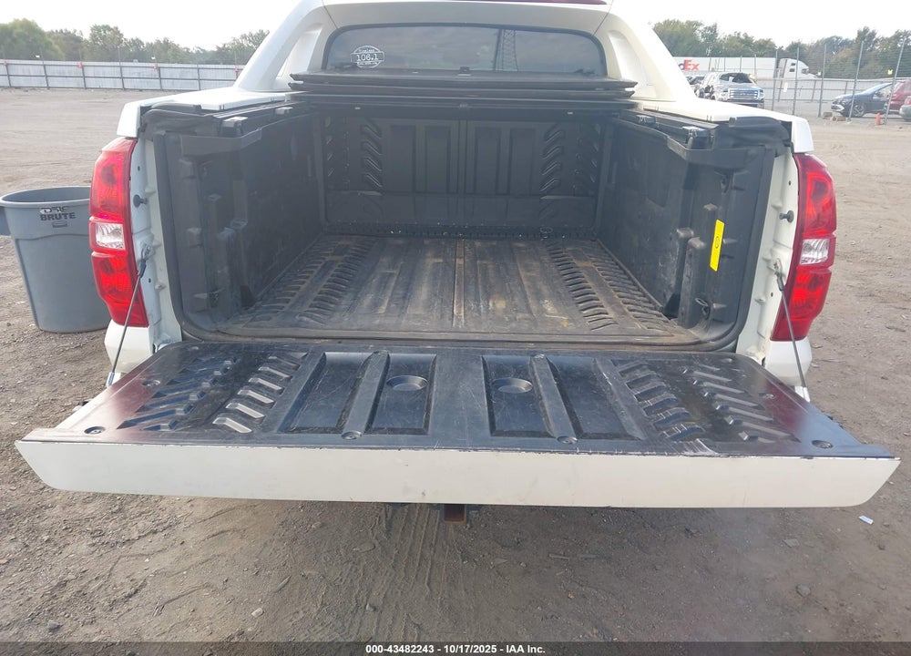 2012 CHEVROLET AVALANCHE 1500 LTZ VIN: 3GNTKGE74CG130912