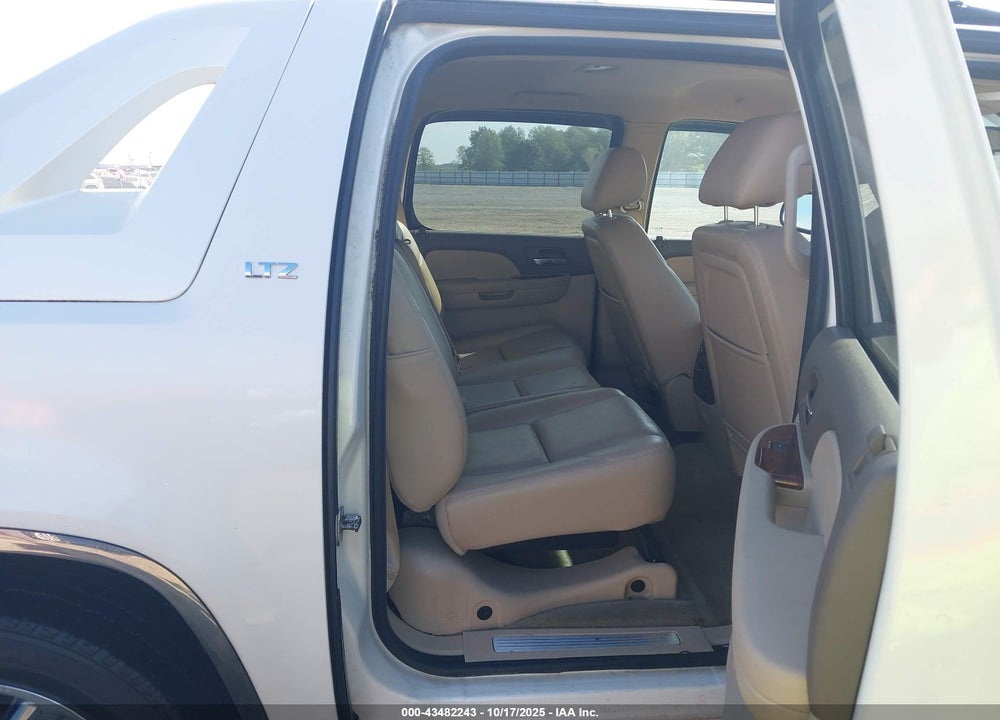 2012 CHEVROLET AVALANCHE 1500 LTZ VIN: 3GNTKGE74CG130912