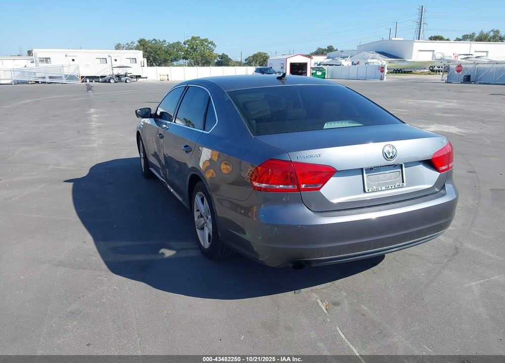 2015 VOLKSWAGEN PASSAT 1.8T LIMITED EDITION VIN: 1VWAS7A35FC098818