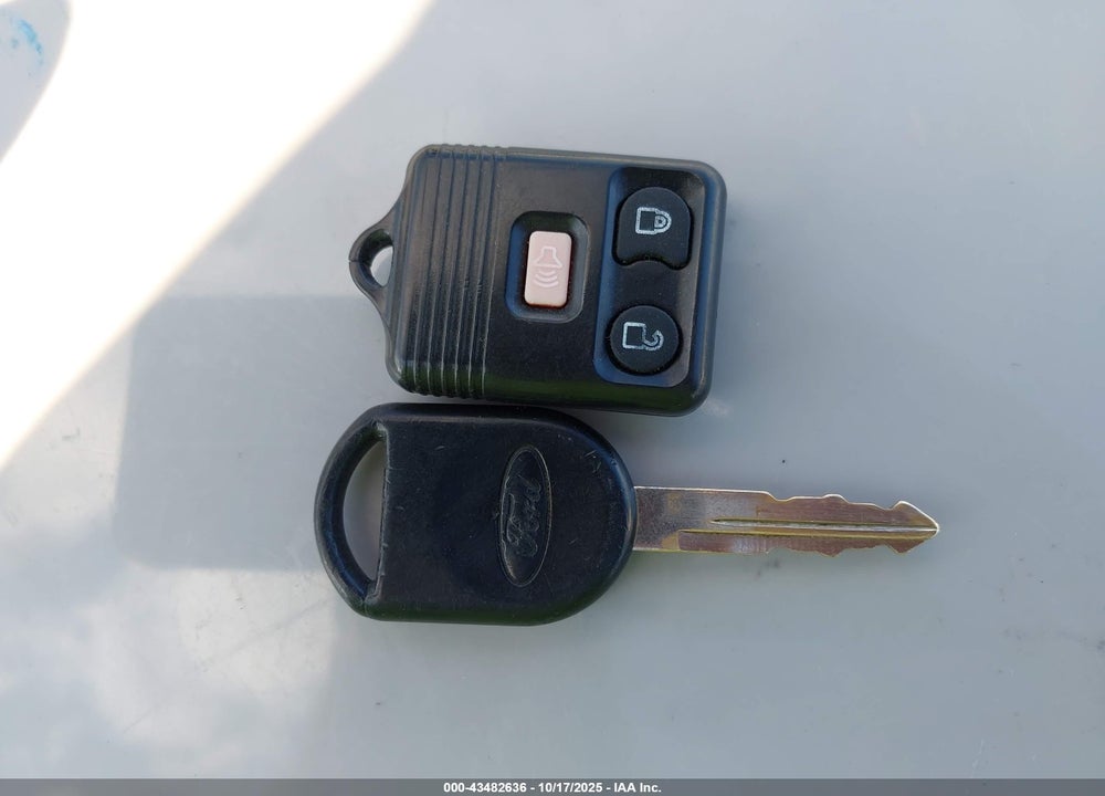 2006 FORD ESCAPE VIN: 1FMYU93196KC49308