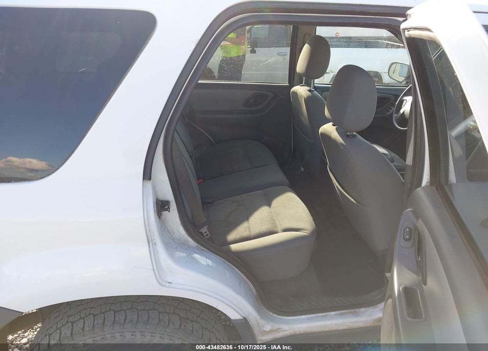 2006 FORD ESCAPE VIN: 1FMYU93196KC49308