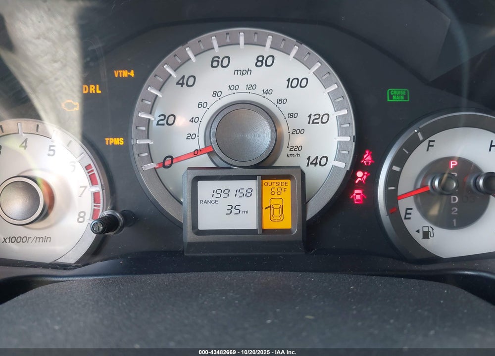 2015 HONDA PILOT VIN: 5FNYF4H58FB004347