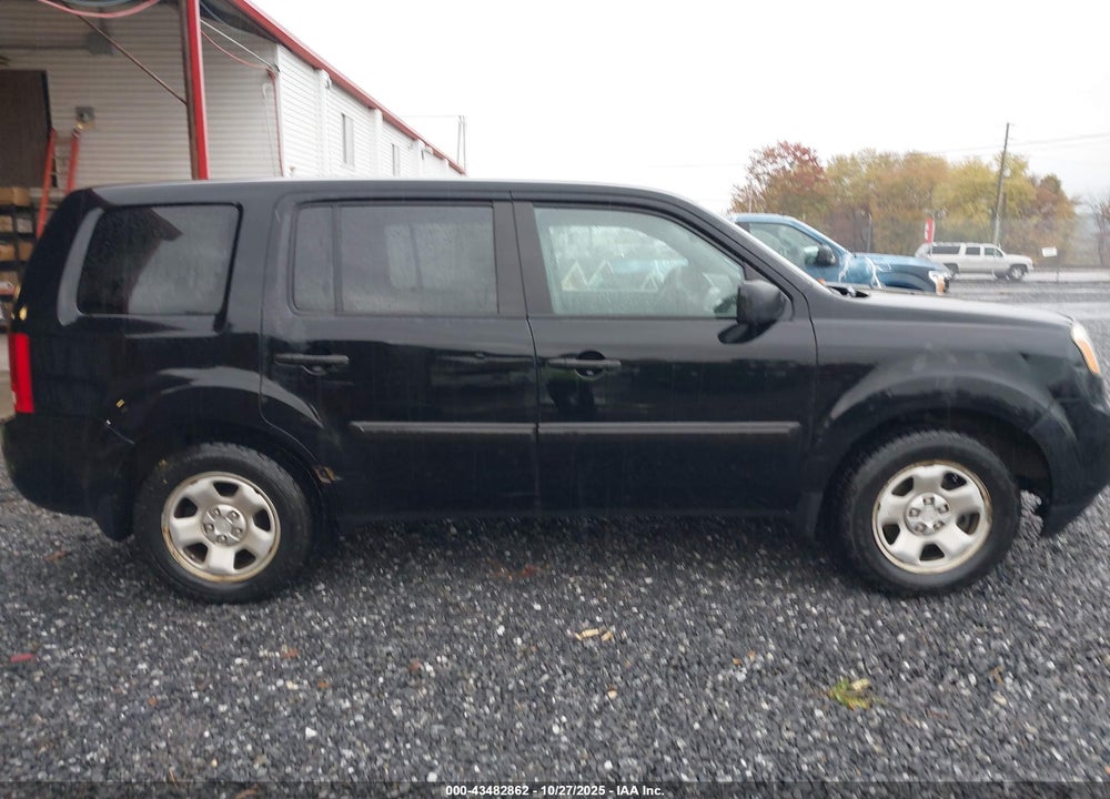 2015 HONDA PILOT LX VIN: 5FNYF4H23FB044454