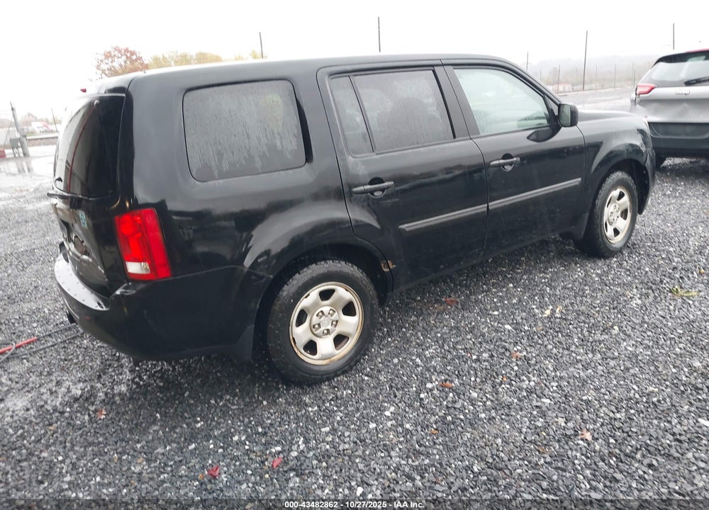 2015 HONDA PILOT LX VIN: 5FNYF4H23FB044454