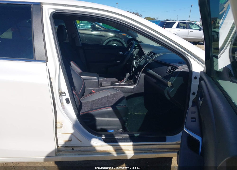 2016 TOYOTA CAMRY SE VIN: 4T1BF1FK7GU264689