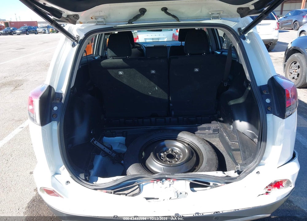 2017 TOYOTA RAV4 XLE VIN: JTMRFREV8HJ120455