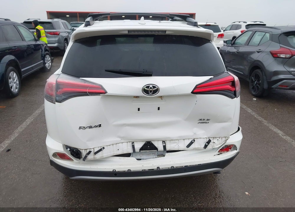 2017 TOYOTA RAV4 XLE VIN: JTMRFREV8HJ120455
