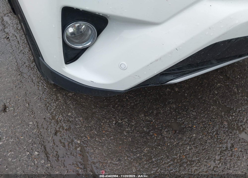 2017 TOYOTA RAV4 XLE VIN: JTMRFREV8HJ120455