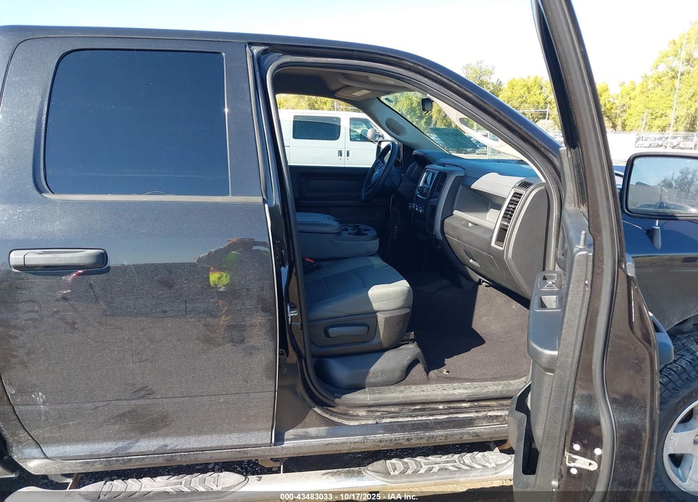2017 RAM 1500 ST VIN: 1C6RR7FG1HS684851
