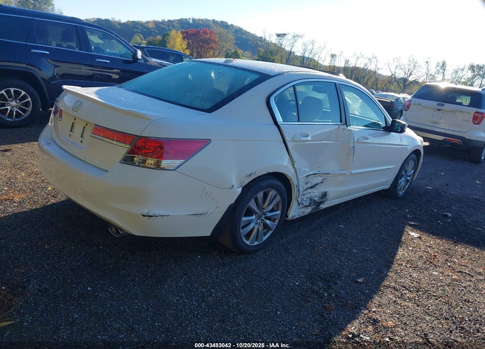 2011 HONDA ACCORD VIN: 1HGCP2F89BA027746