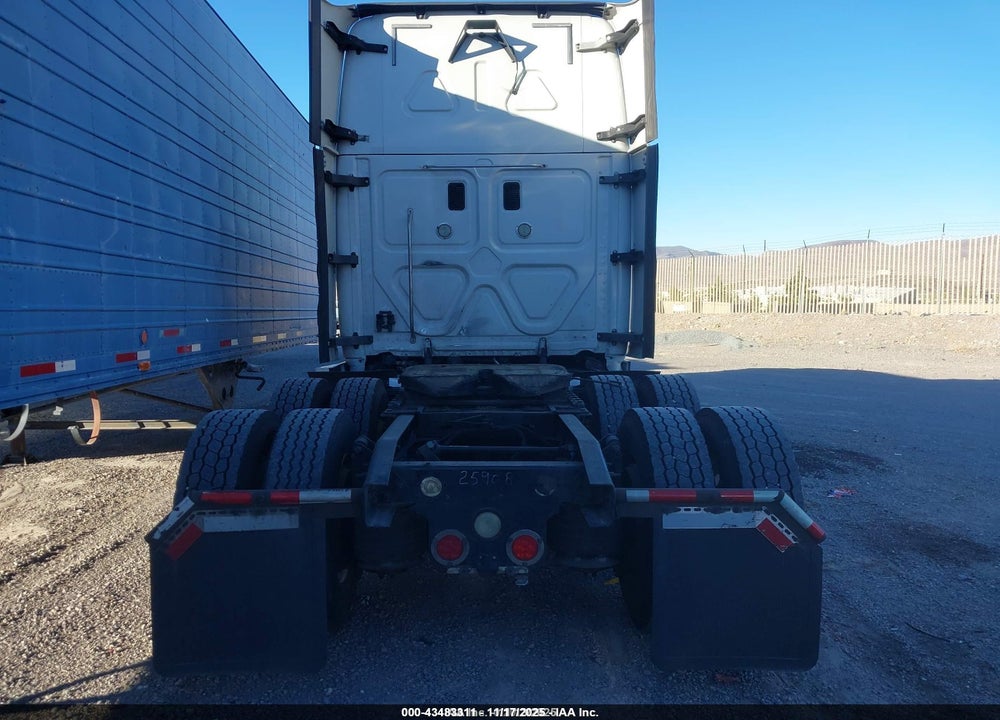 2015 FREIGHTLINER CASCADIA 125 VIN: 3AKJGLD55FSGD5046
