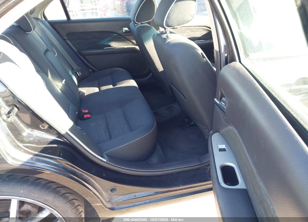 2011 FORD FUSION VIN: 3FAHP0HA3BR199789