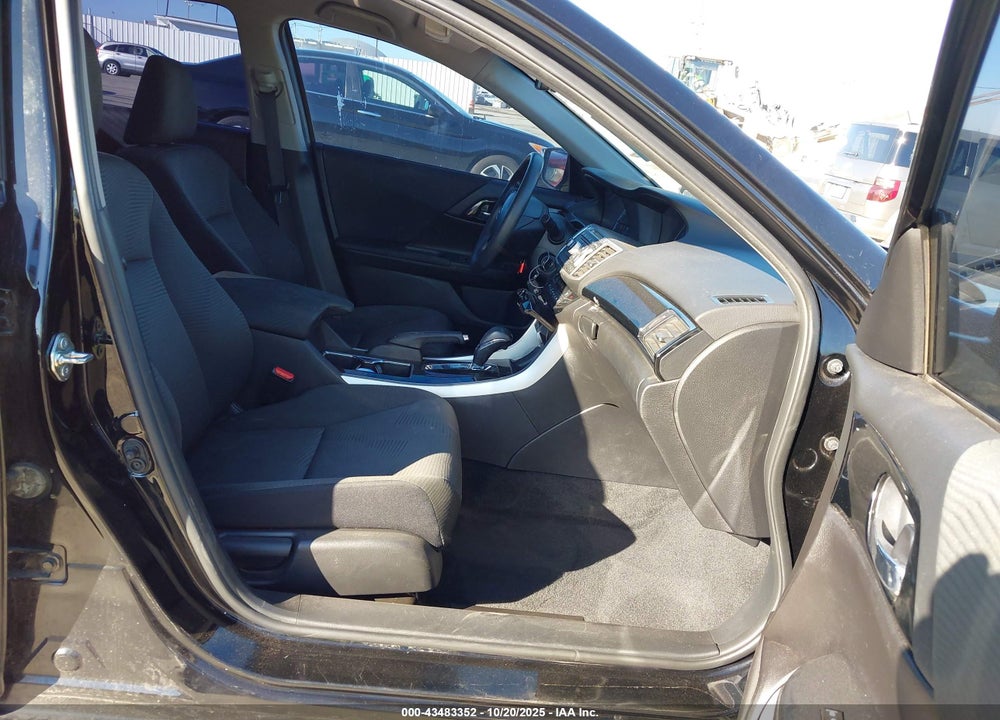 2017 HONDA ACCORD VIN: 1HGCR2F30HA041848