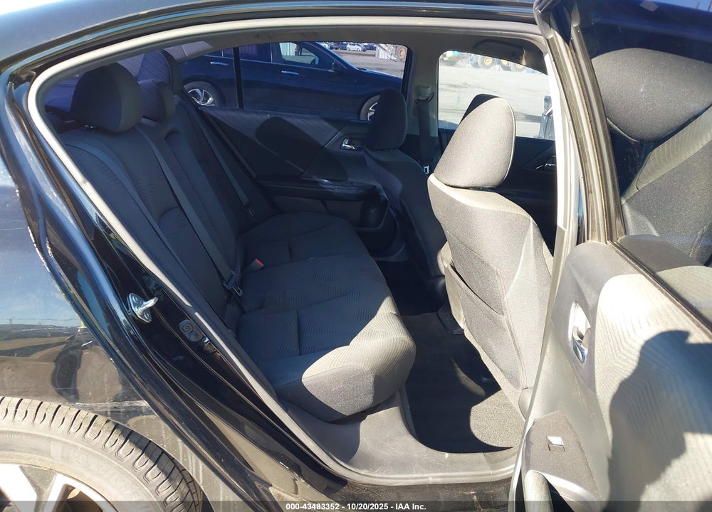 2017 HONDA ACCORD VIN: 1HGCR2F30HA041848