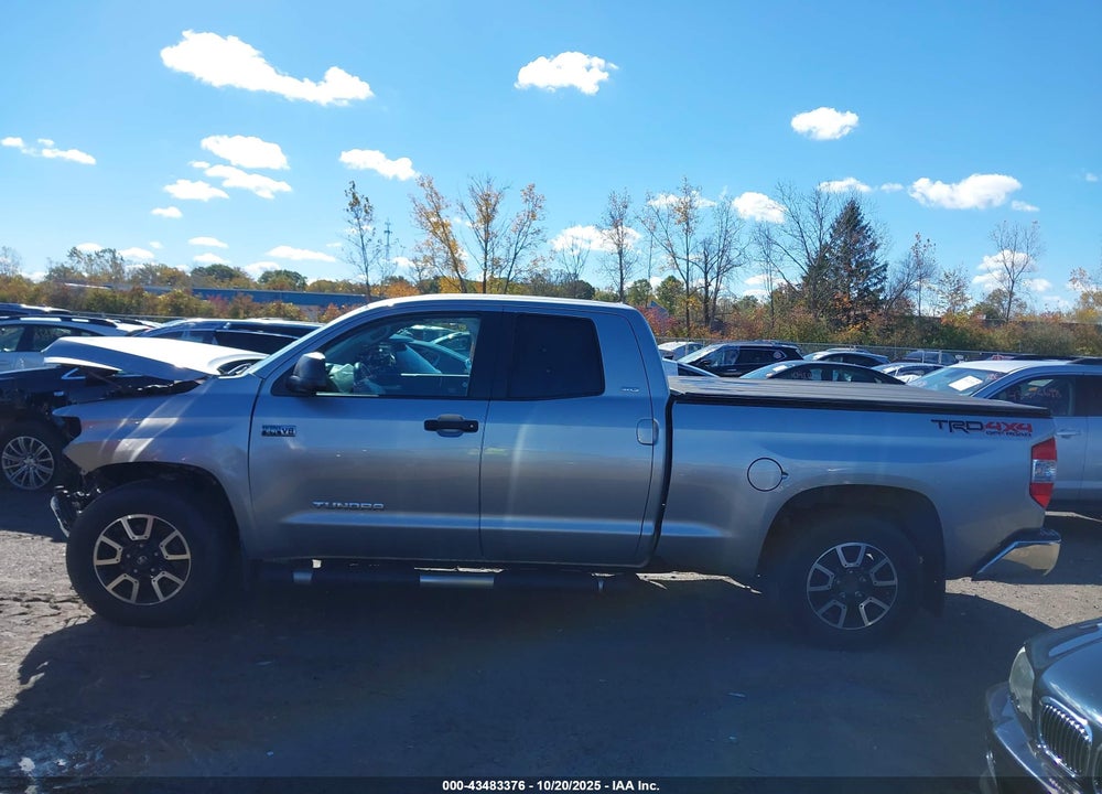 2018 TOYOTA TUNDRA SR5 5.7L V8 VIN: 5TFUW5F16JX770998