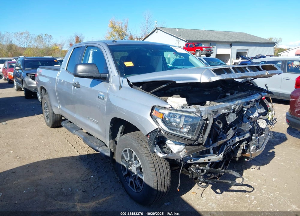 2018 TOYOTA TUNDRA SR5 5.7L V8 VIN: 5TFUW5F16JX770998