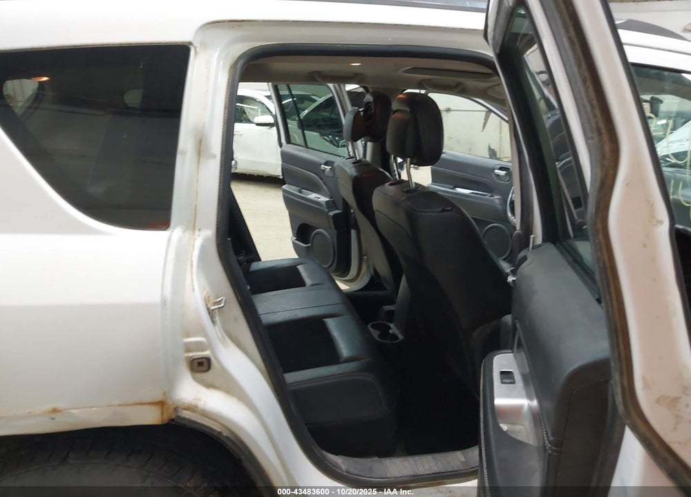 2014 JEEP COMPASS LATITUDE VIN: 1C4NJDEB5ED641701